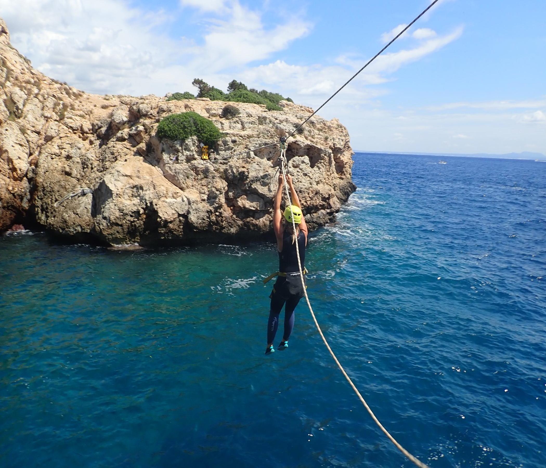 Mes Aventura - Coasteering